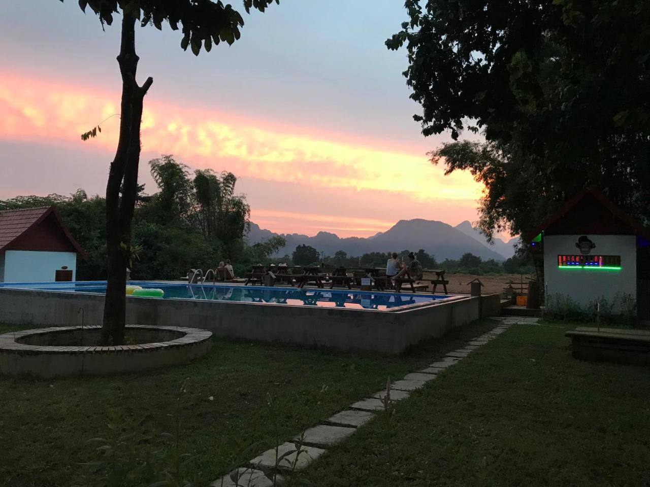 Jungle Paradise Vangvieng - Bungalows Vang Vieng Extérieur photo